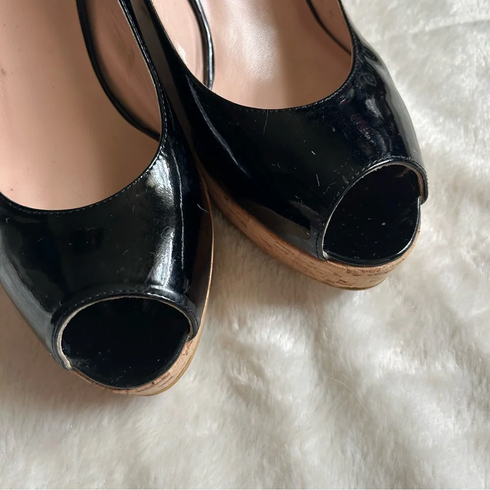 Stuart Weitzman black patent leather jean peep toe cork wedge sandals 9.5 - Picture 3 of 12